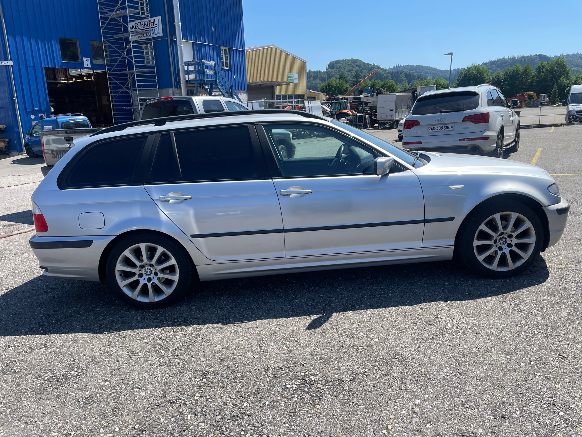 BMW 318i Touring-image-7