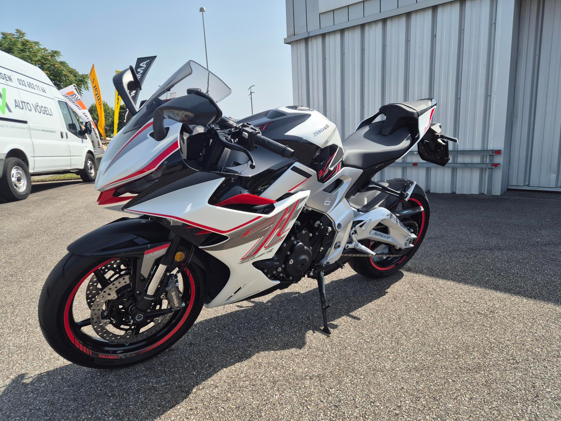 ZONTES 703 RR die neue Sportliche Zontes 35kw oder 70kw-showroom-element-1