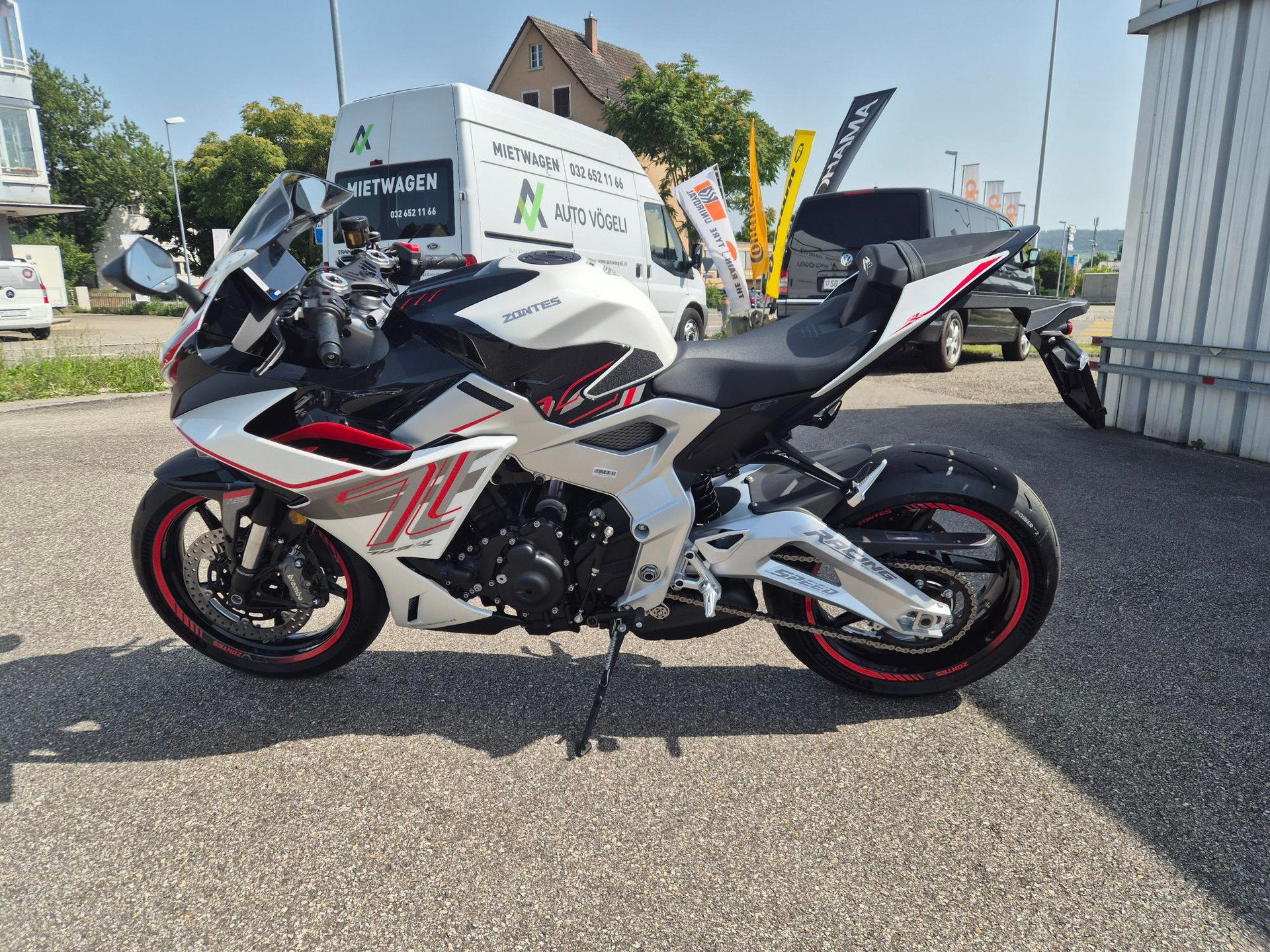 ZONTES 703 RR die neue Sportliche Zontes 35kw oder 70kw-showroom-element-2
