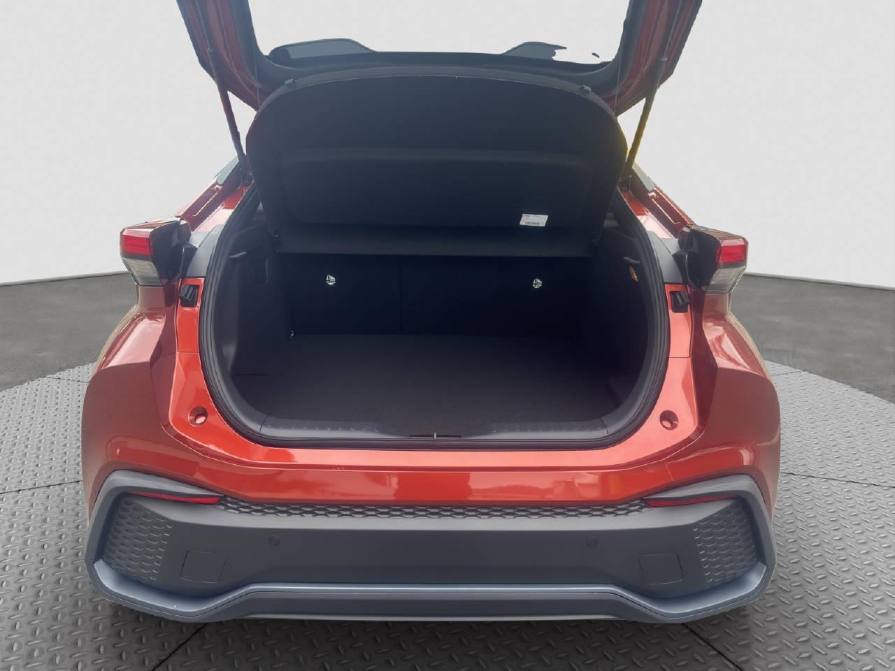 TOYOTA C-HR 2.0 PHEV Swiss Edition-image-25