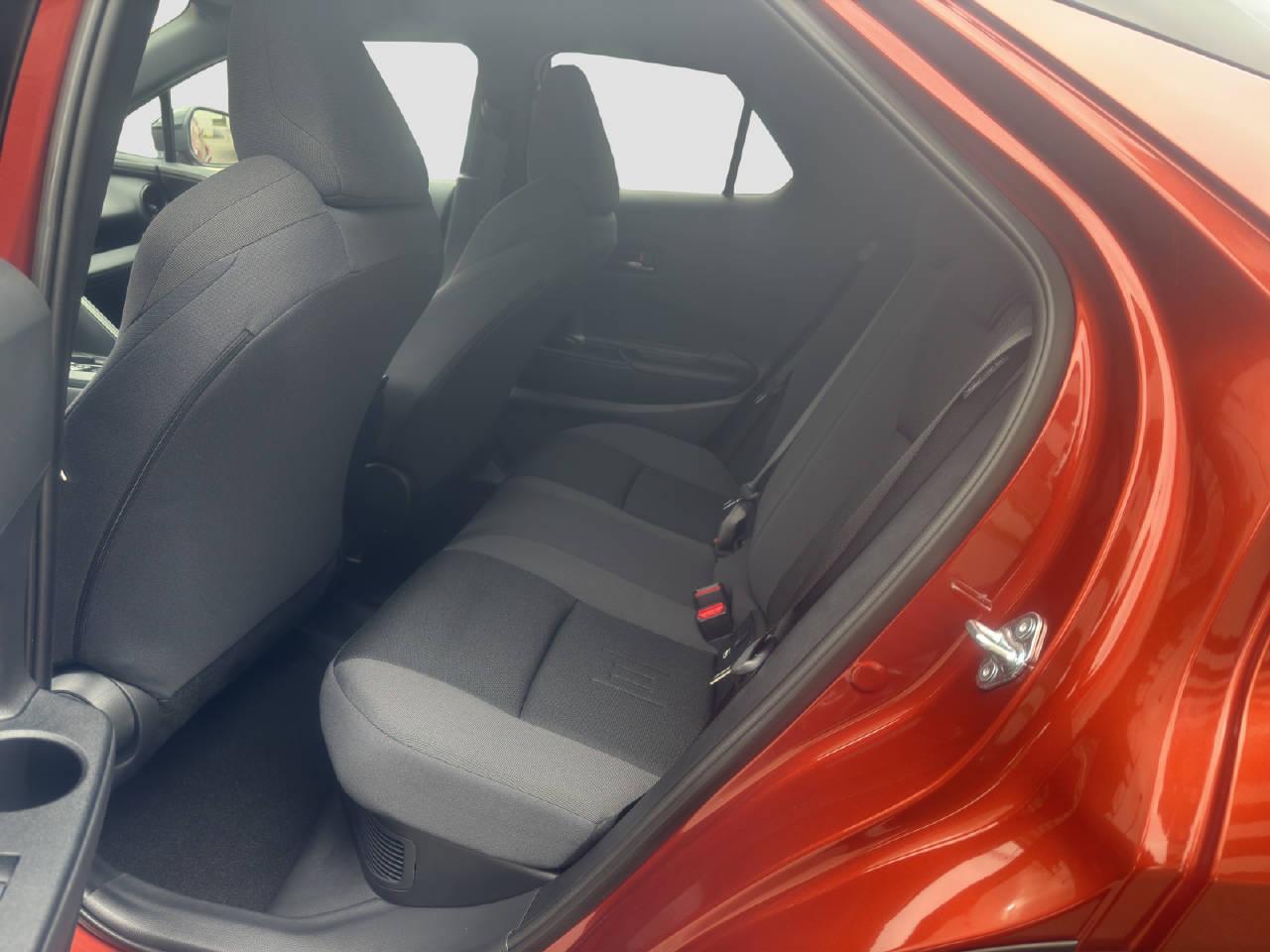 TOYOTA C-HR 2.0 PHEV Swiss Edition-image-14