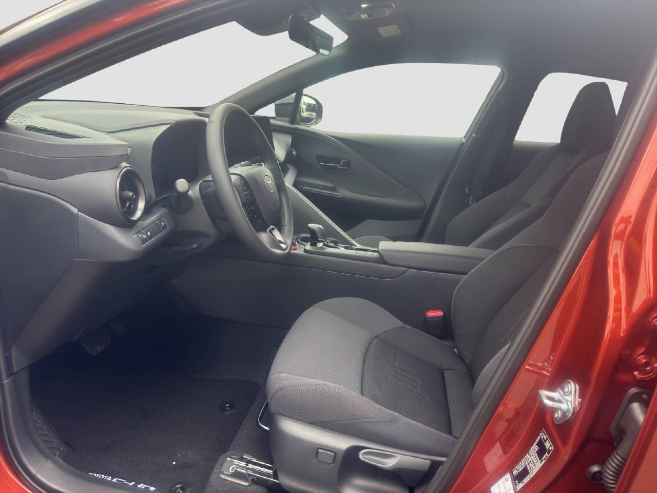 TOYOTA C-HR 2.0 PHEV Swiss Edition-image-26