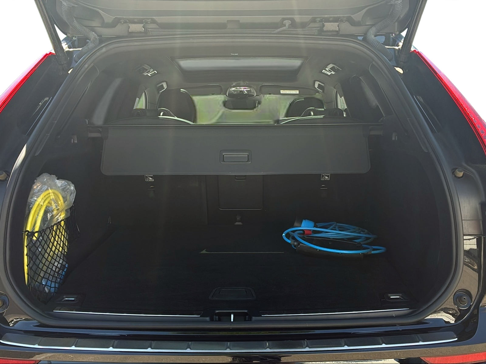 VOLVO XC60 2.0 T8 TE R-Design eAWD-image-14