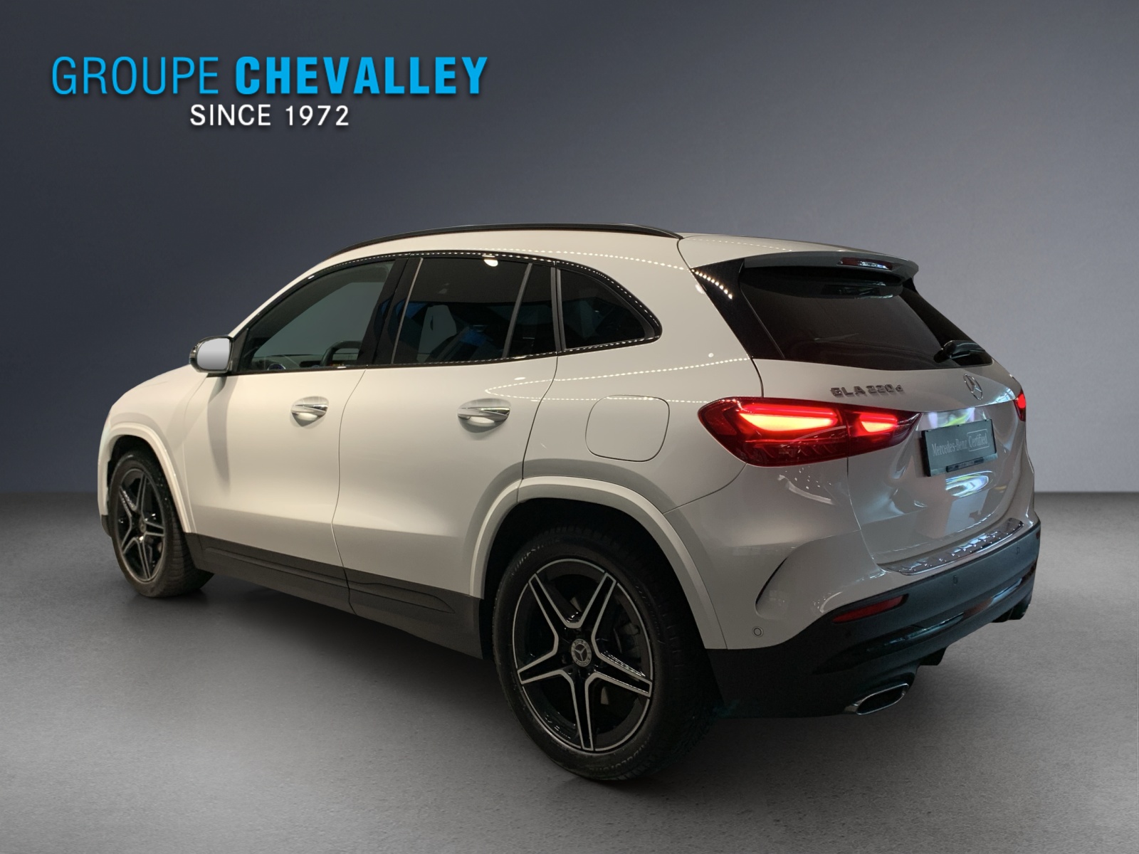 MERCEDES-BENZ GLA 220d 4Matic 8G-DCT-image-2