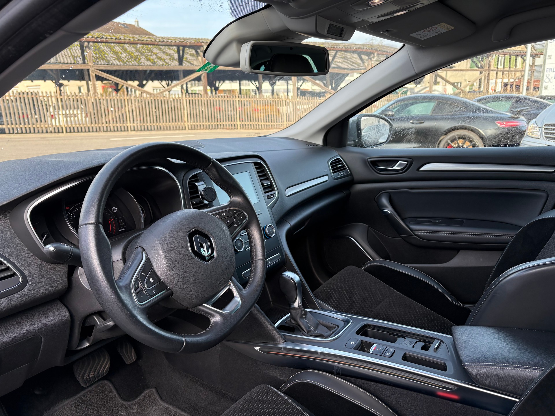 RENAULT Mégane 1.5 dCi GT Line EDC-image-12