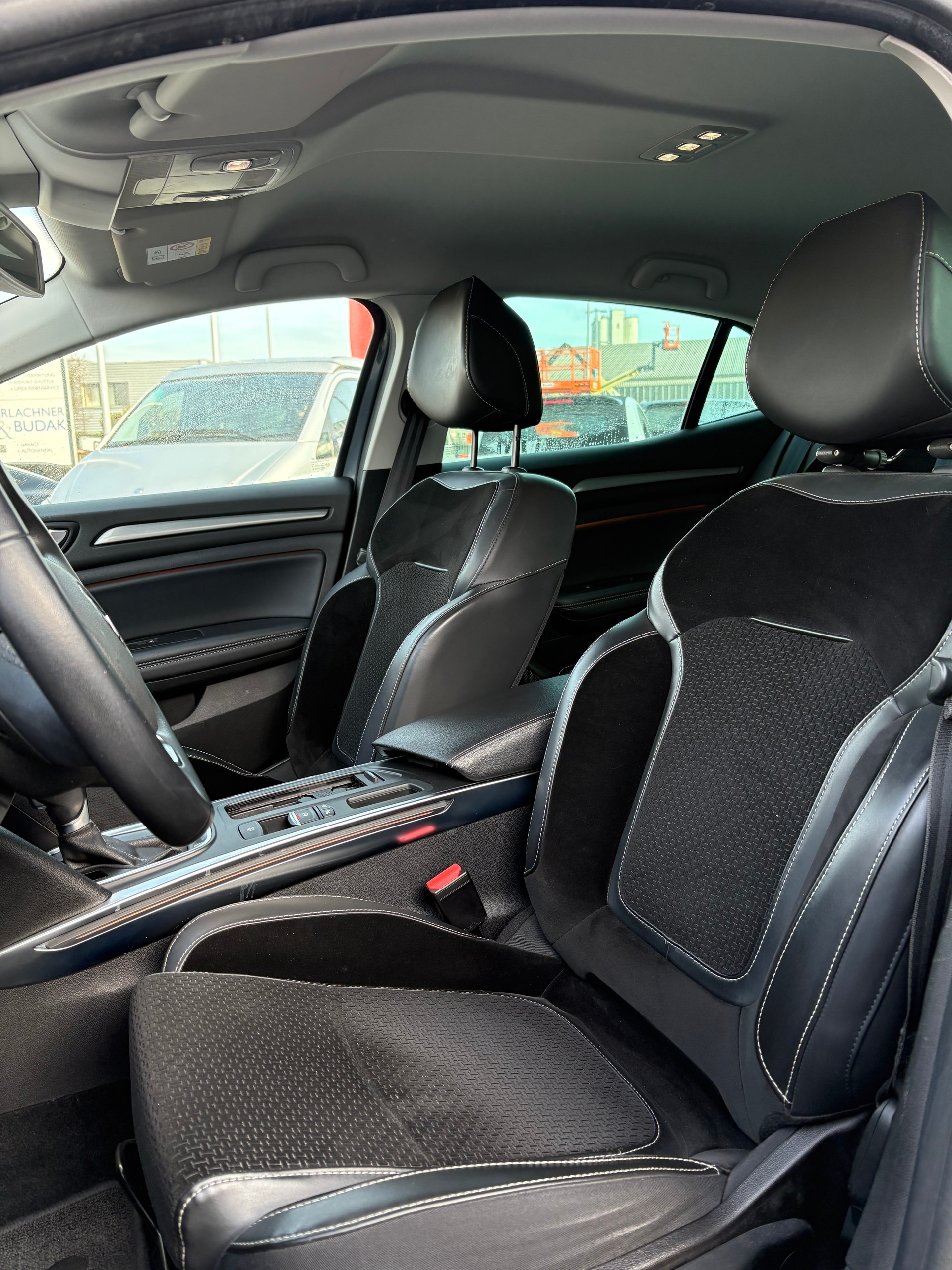 RENAULT Mégane 1.5 dCi GT Line EDC-image-11