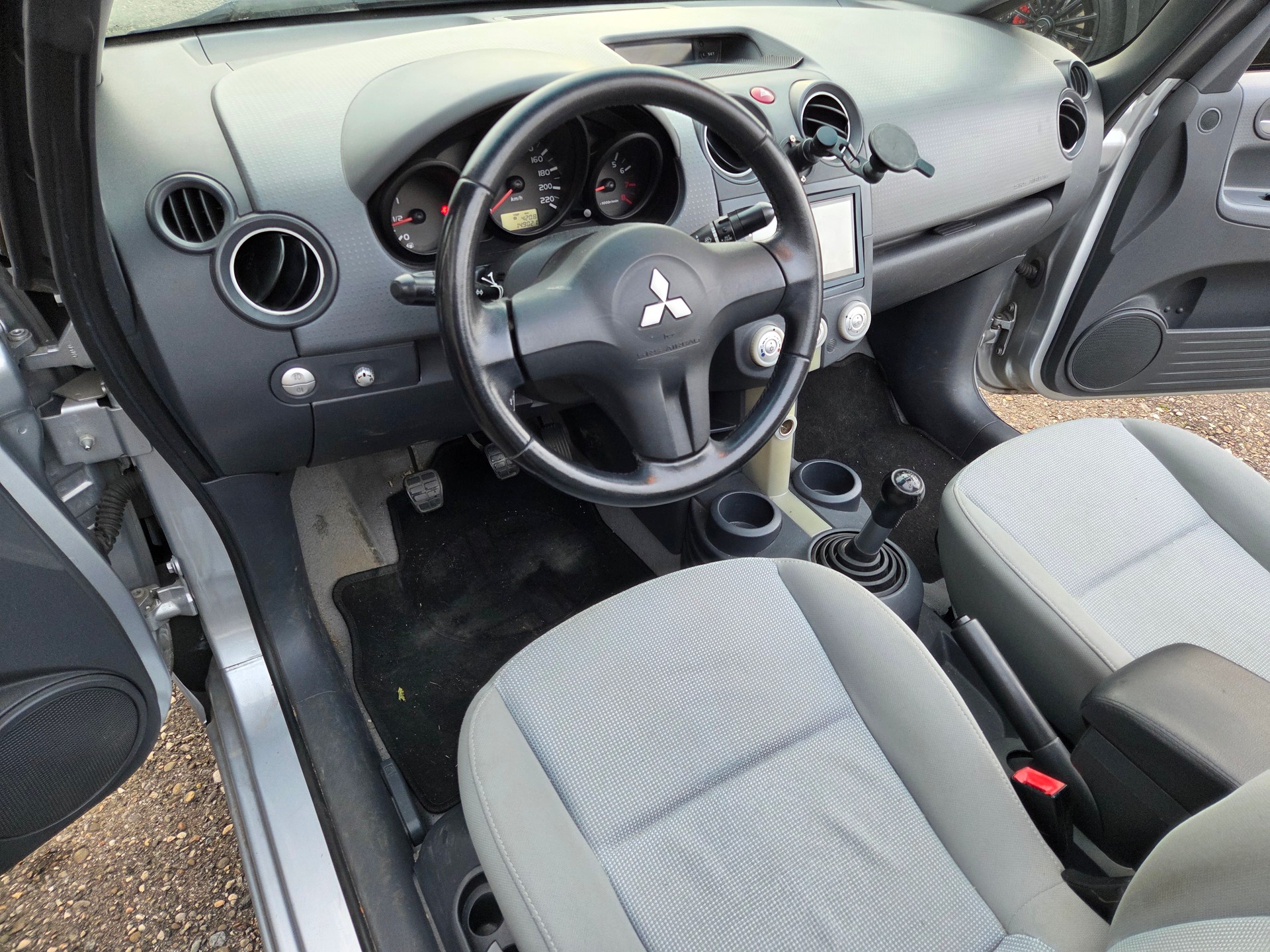 MITSUBISHI Colt Cabriolet 1.5 16V-image-14