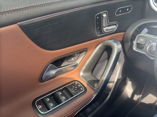 MERCEDES-BENZ CLA Shooting Brake 250 4Matic 7G-DCT AMG Line-image-26
