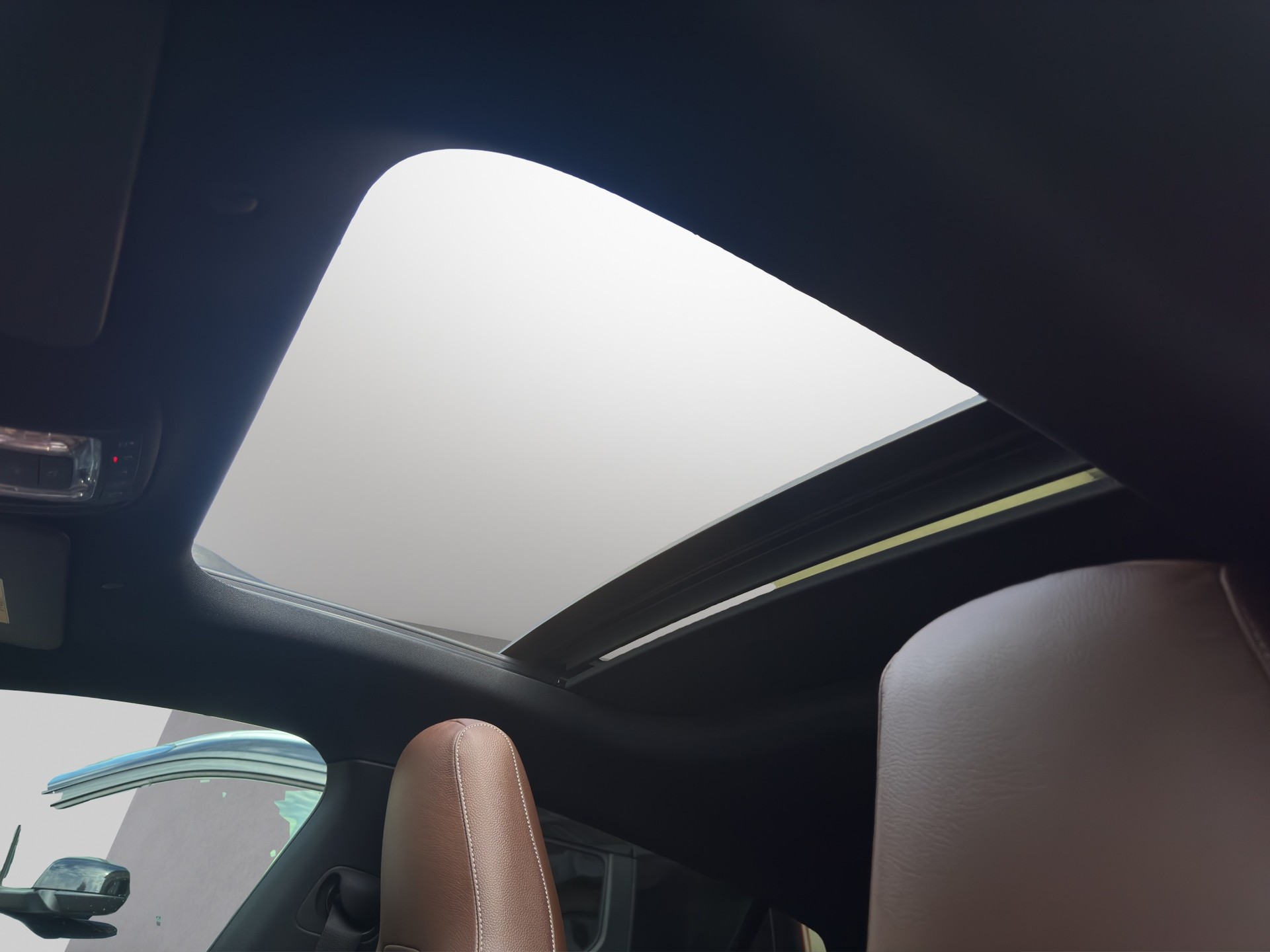 MERCEDES-BENZ CLA Shooting Brake 250 4Matic 7G-DCT AMG Line-image-25