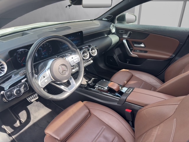 MERCEDES-BENZ CLA Shooting Brake 250 4Matic 7G-DCT AMG Line-image-8