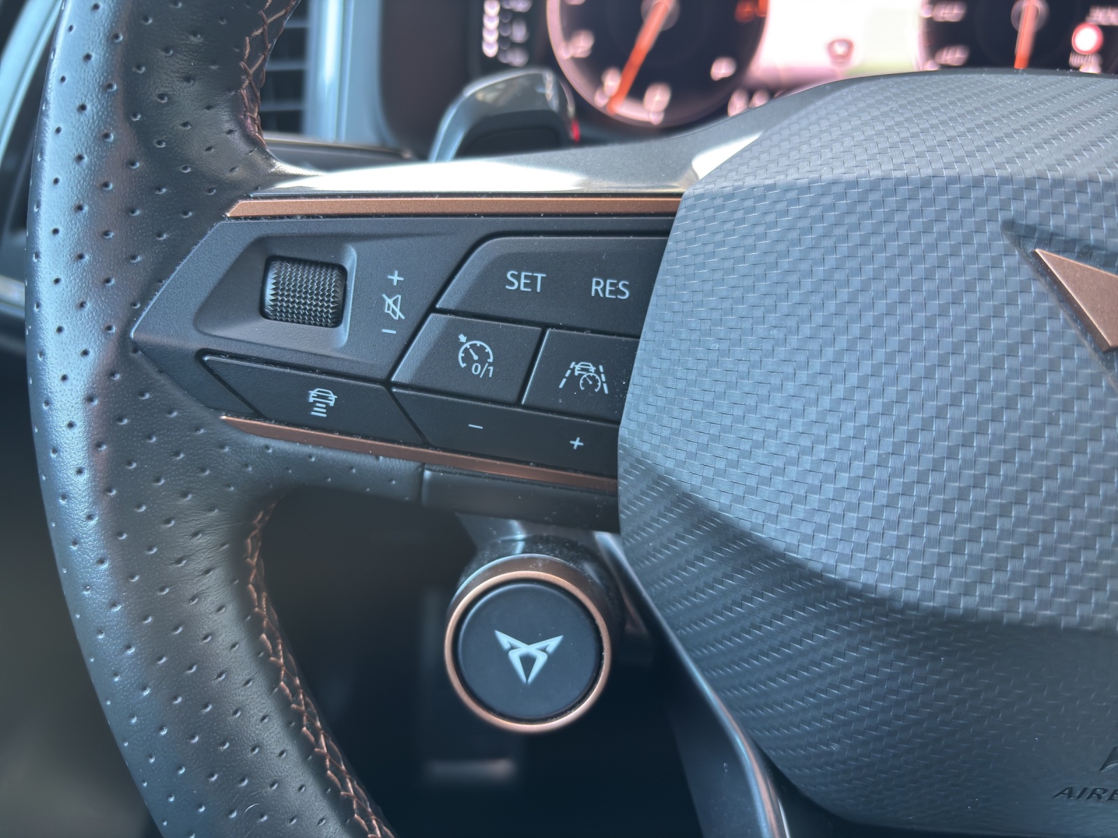 CUPRA Ateca 2.0TSI 4Drive DSG mit AHK & Supersportlenkrad-image-12