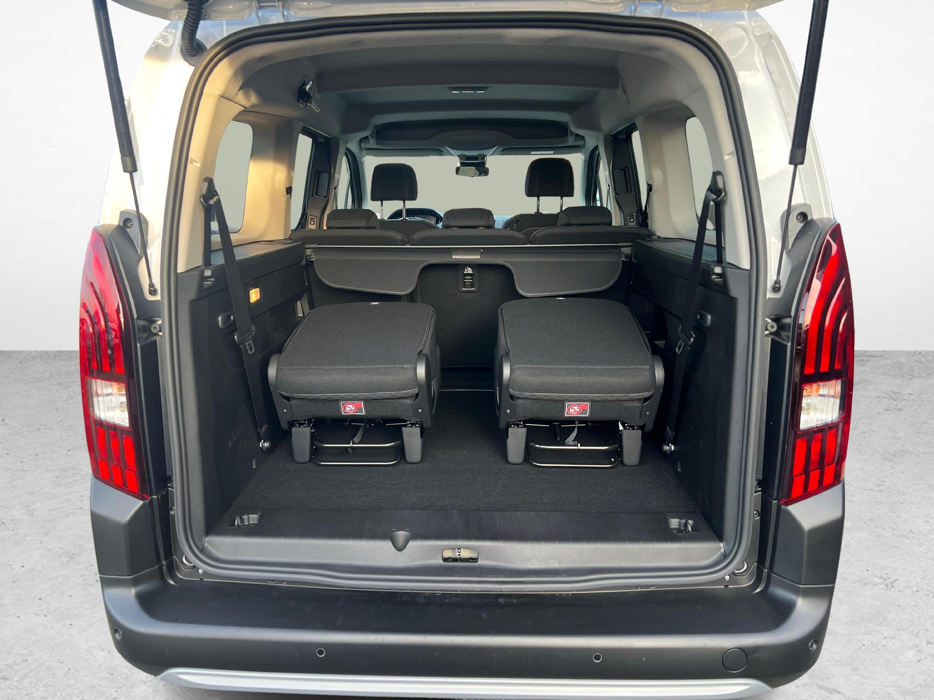 PEUGEOT Rifter Long 1.5 BlueHDi 130 GT-image-13