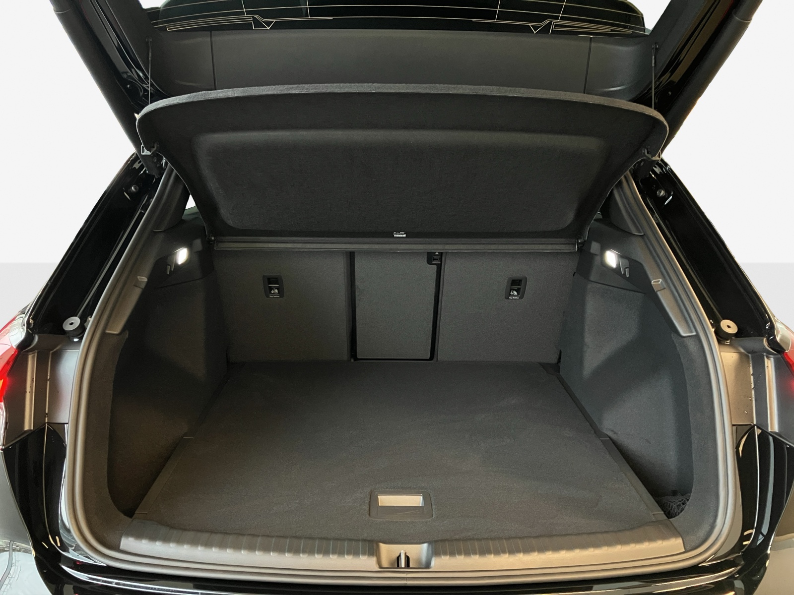 AUDI Q4 e-tron 45 Edition Swiss Ski quattro-image-12