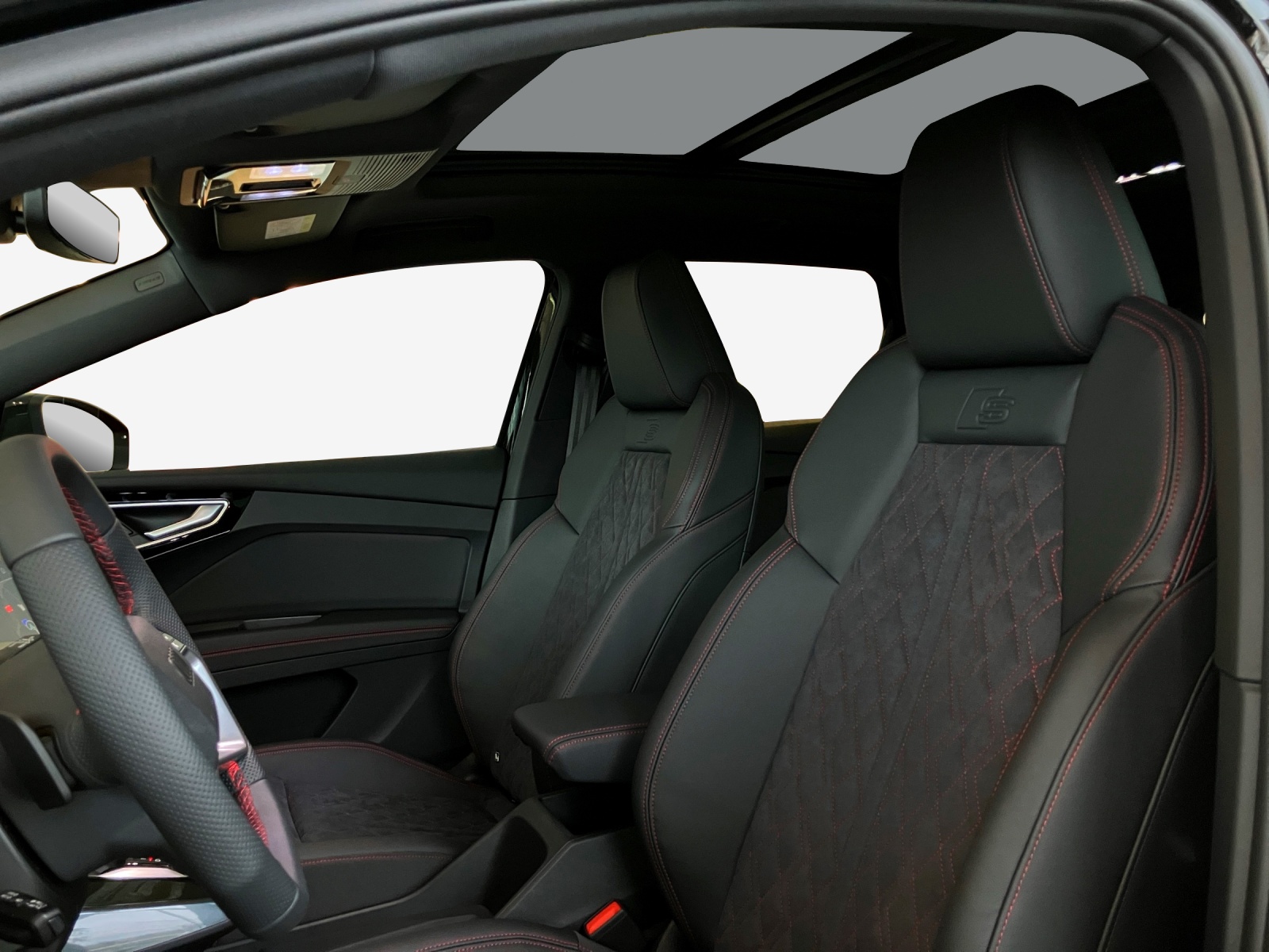 AUDI Q4 e-tron 45 Edition Swiss Ski quattro-image-14