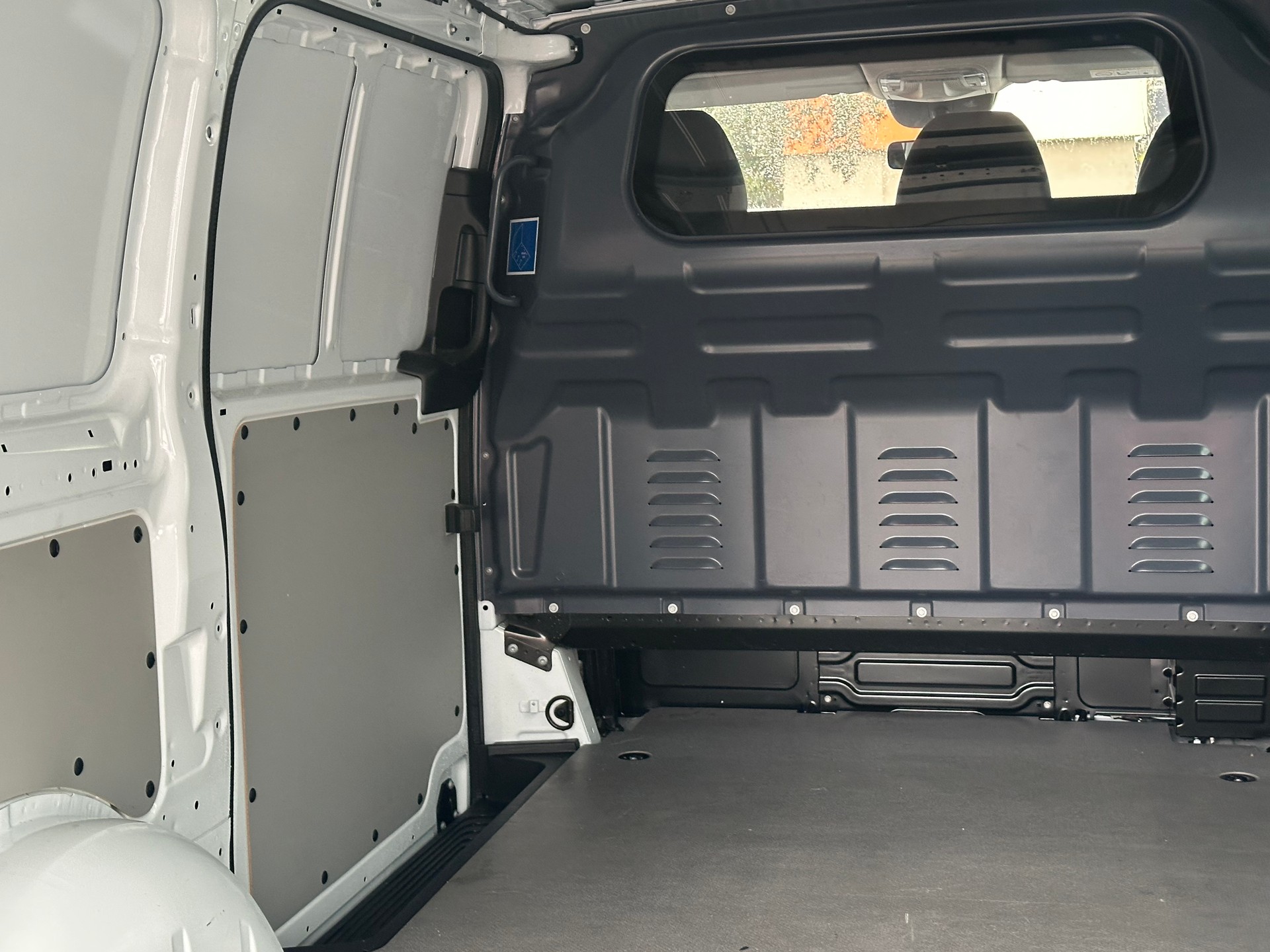 MERCEDES-BENZ Vito 110 CDI Lang Pro-image-5