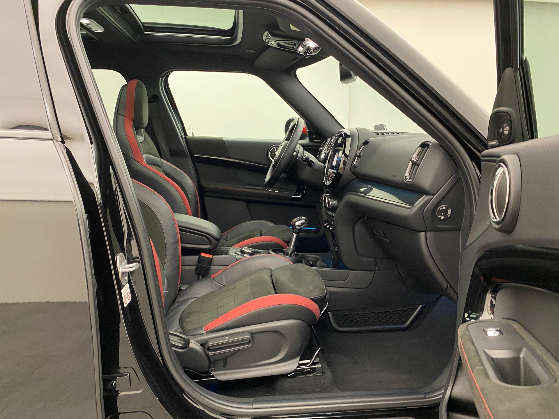 MINI Countryman 2.0 John Cooper Works ALL4 Steptronic-image-12
