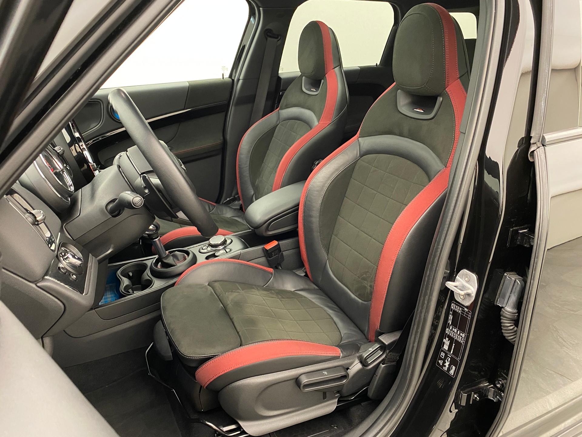 MINI Countryman 2.0 John Cooper Works ALL4 Steptronic-image-9