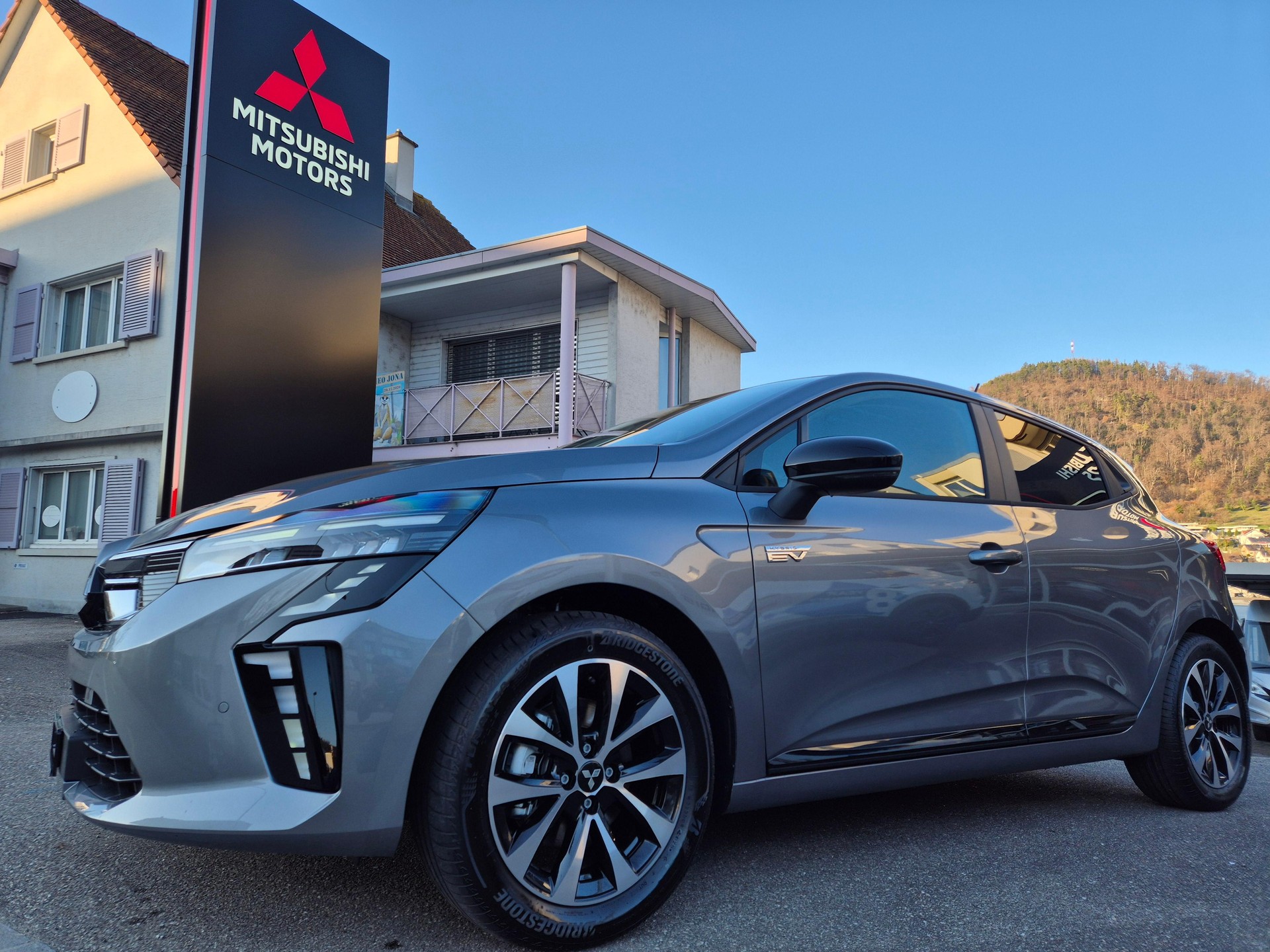 MITSUBISHI Colt 1.6 HEV Invite+ Gratisservice-showroom-element-1