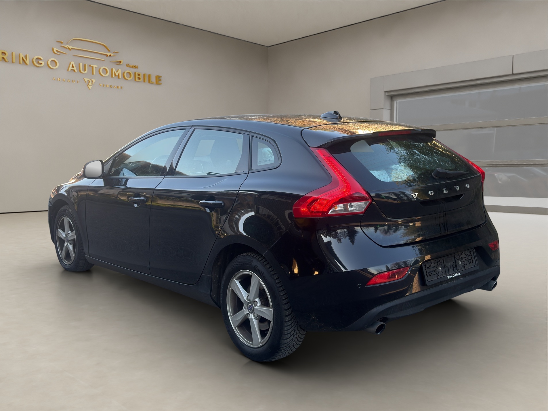 VOLVO V40 D3 Kinetic Geartronic-image-5