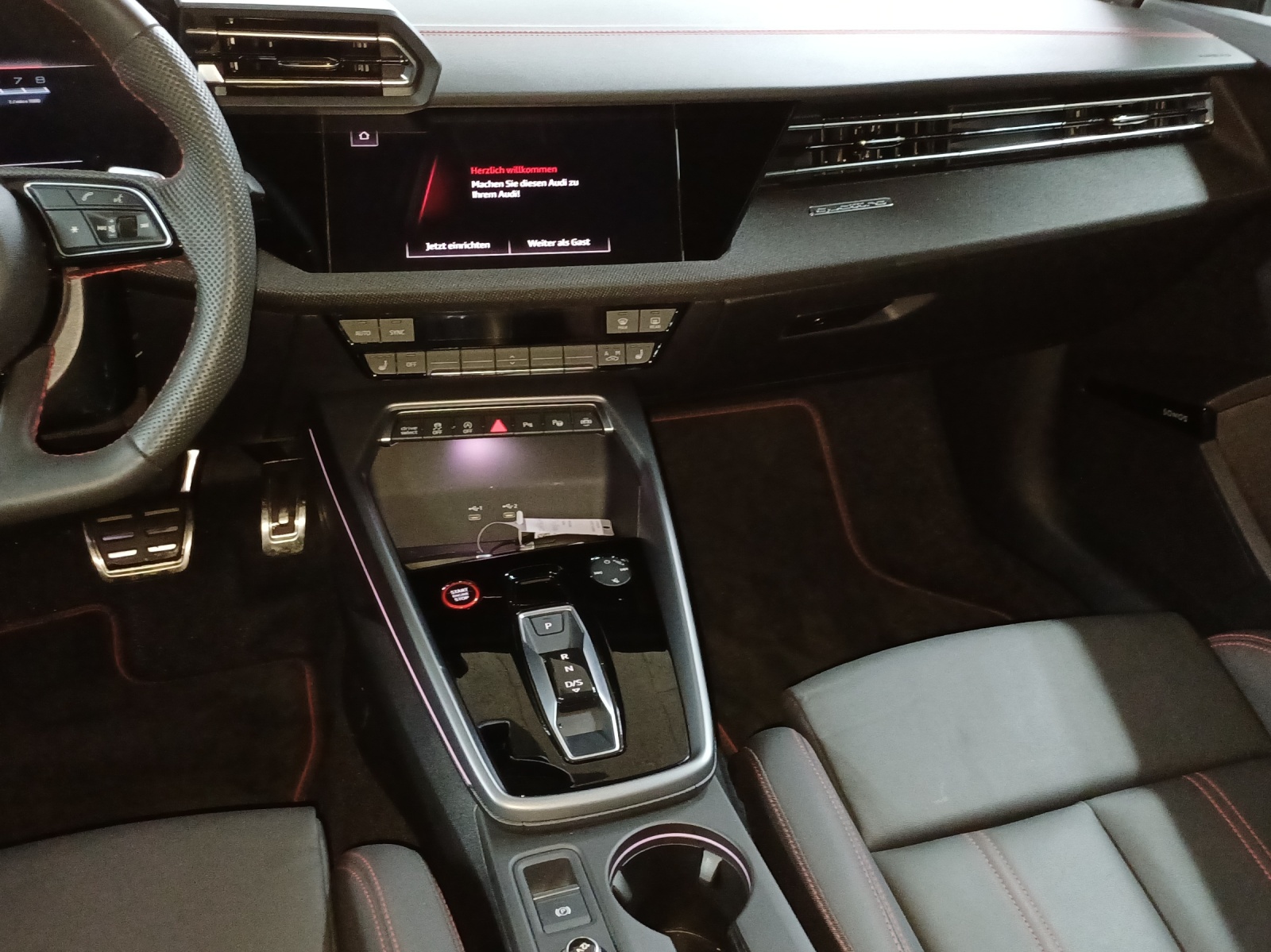 AUDI S3 Limousine TFSI quattro S-tronic-image-10