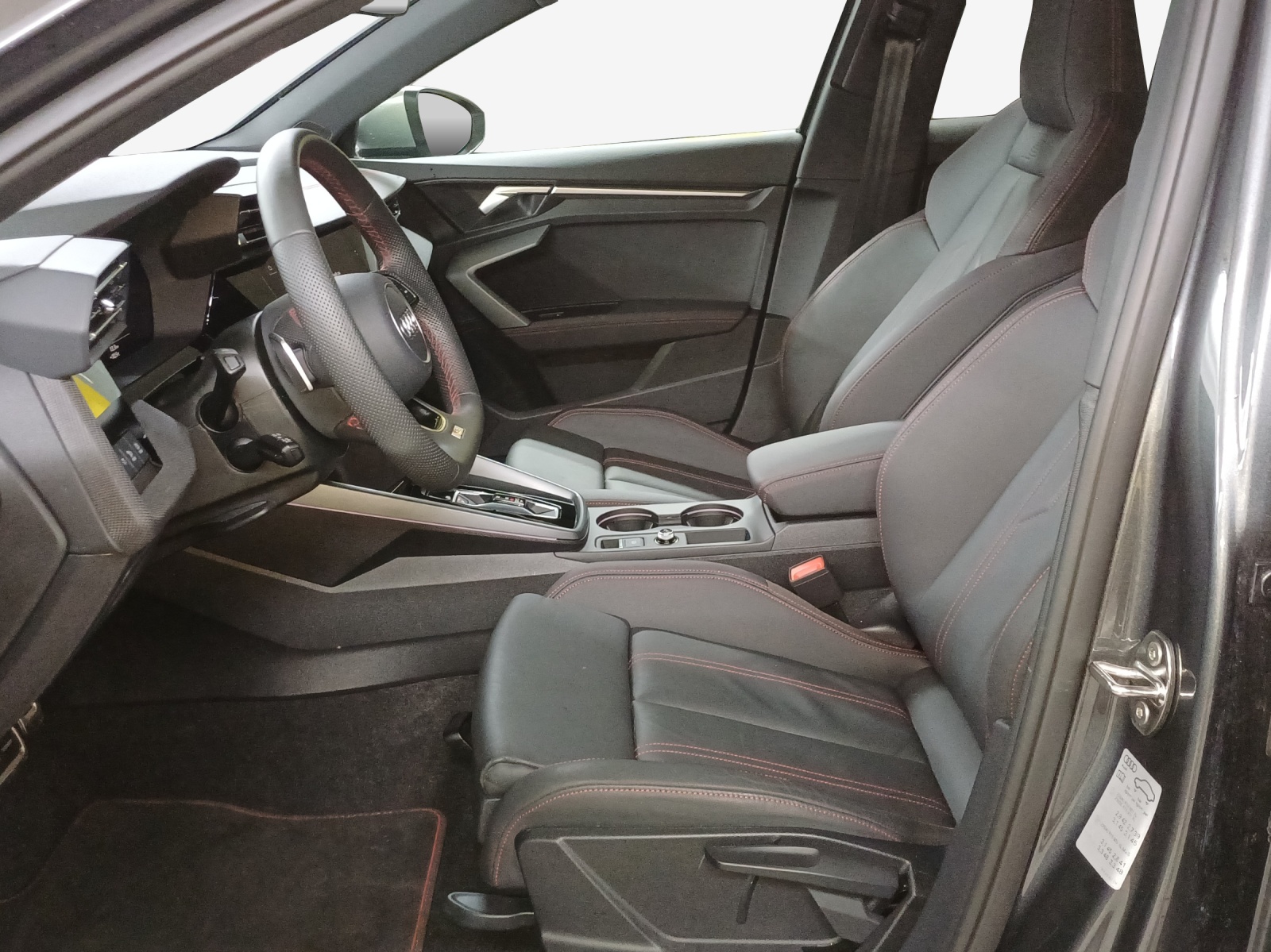 AUDI S3 Limousine TFSI quattro S-tronic-image-7