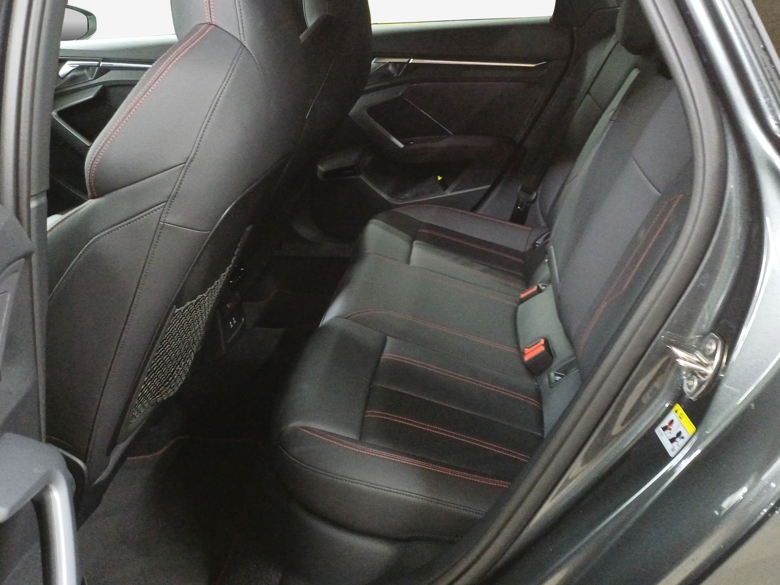 AUDI S3 Limousine TFSI quattro S-tronic-image-11