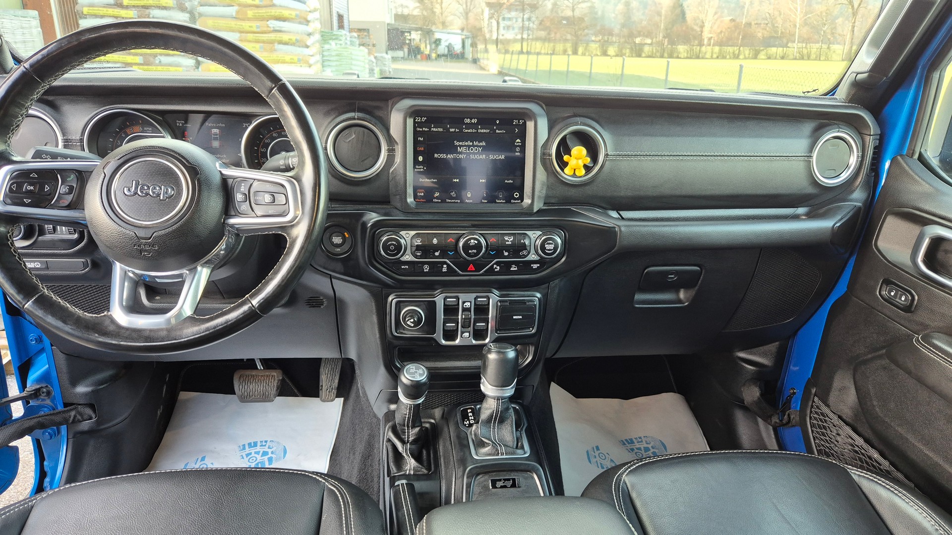JEEP Gladiator 3.0 V6 Launch Edition-image-8