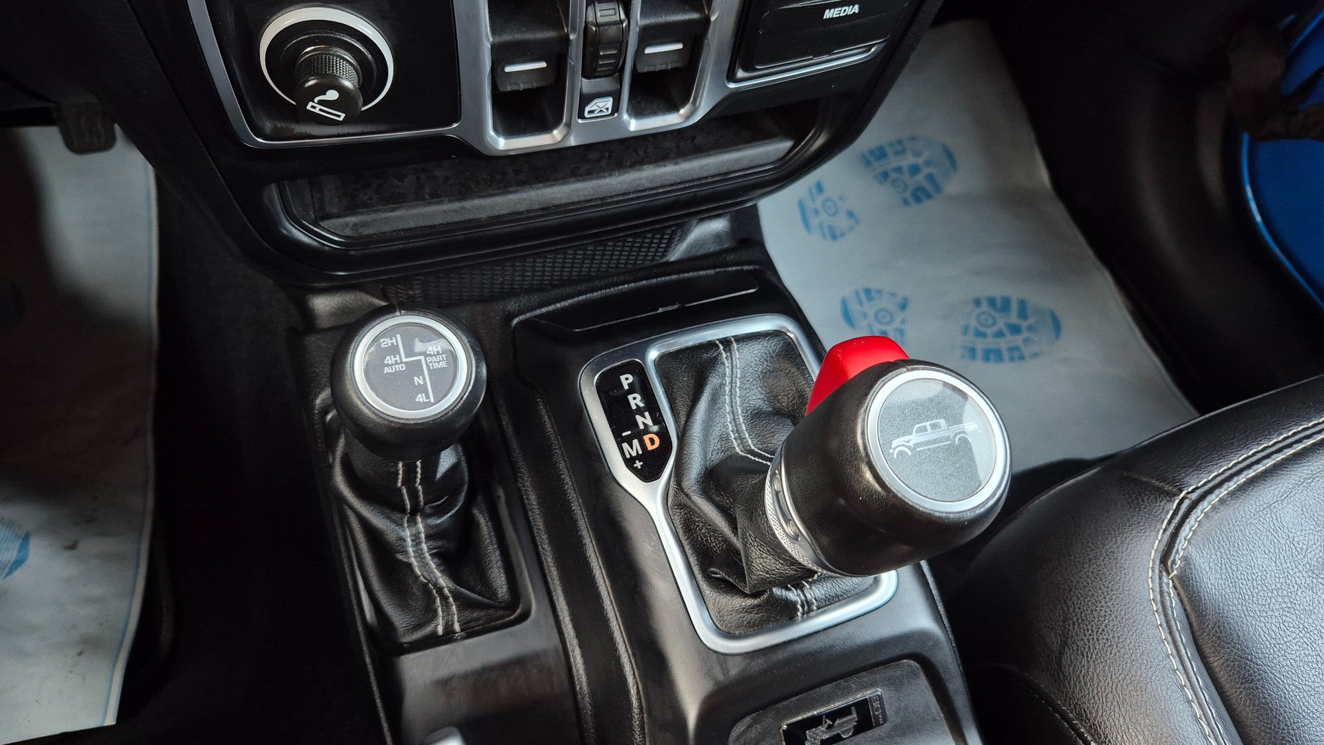 JEEP Gladiator 3.0 V6 Launch Edition-image-10