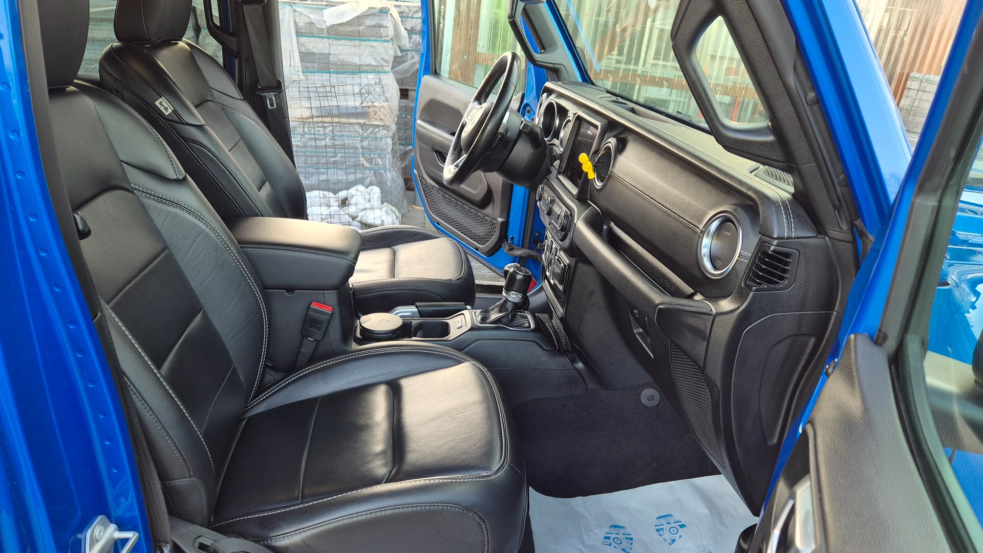 JEEP Gladiator 3.0 V6 Launch Edition-image-11
