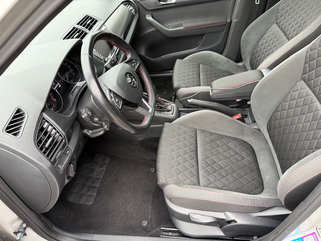 SKODA Fabia 1.0 TSI Monte Carlo DSG-image-7