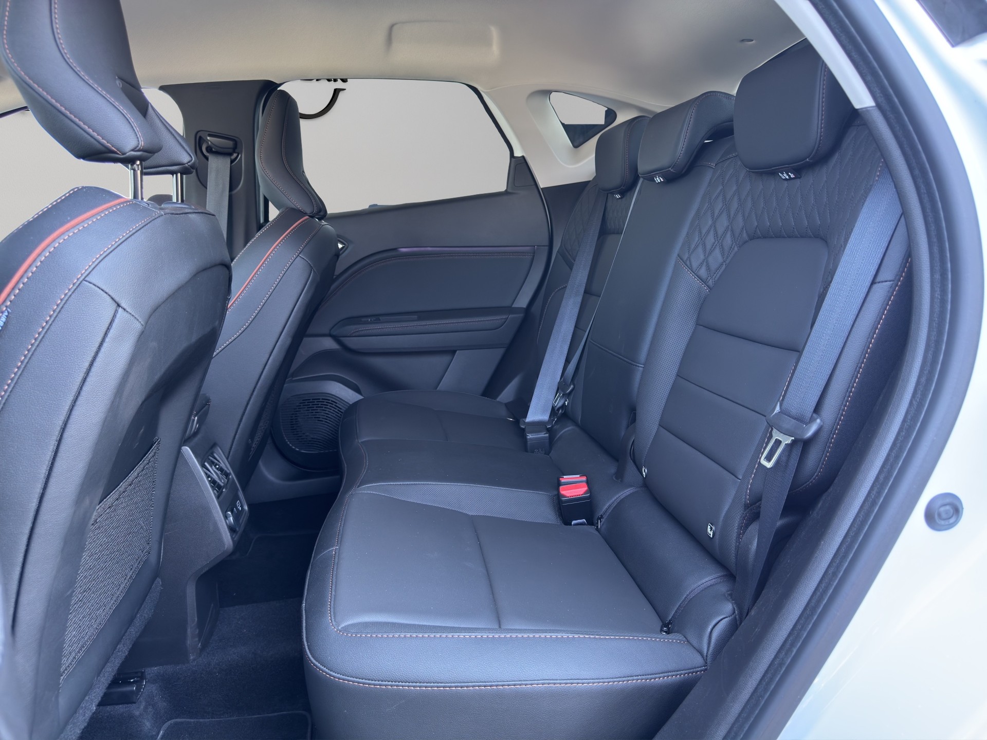 RENAULT Captur 1.6 E-Tech 160 Iconic DHT-image-10