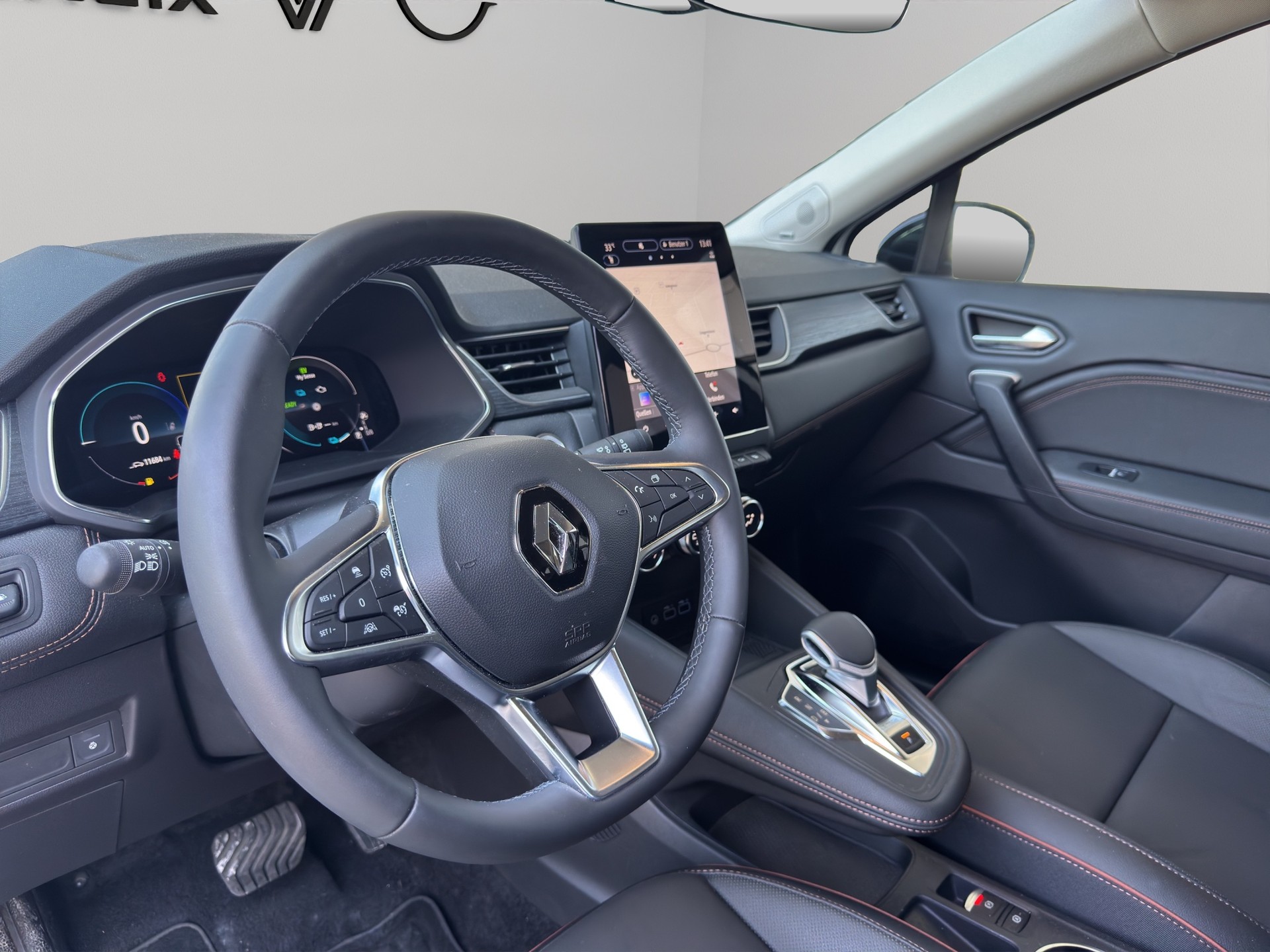RENAULT Captur 1.6 E-Tech 160 Iconic DHT-image-9