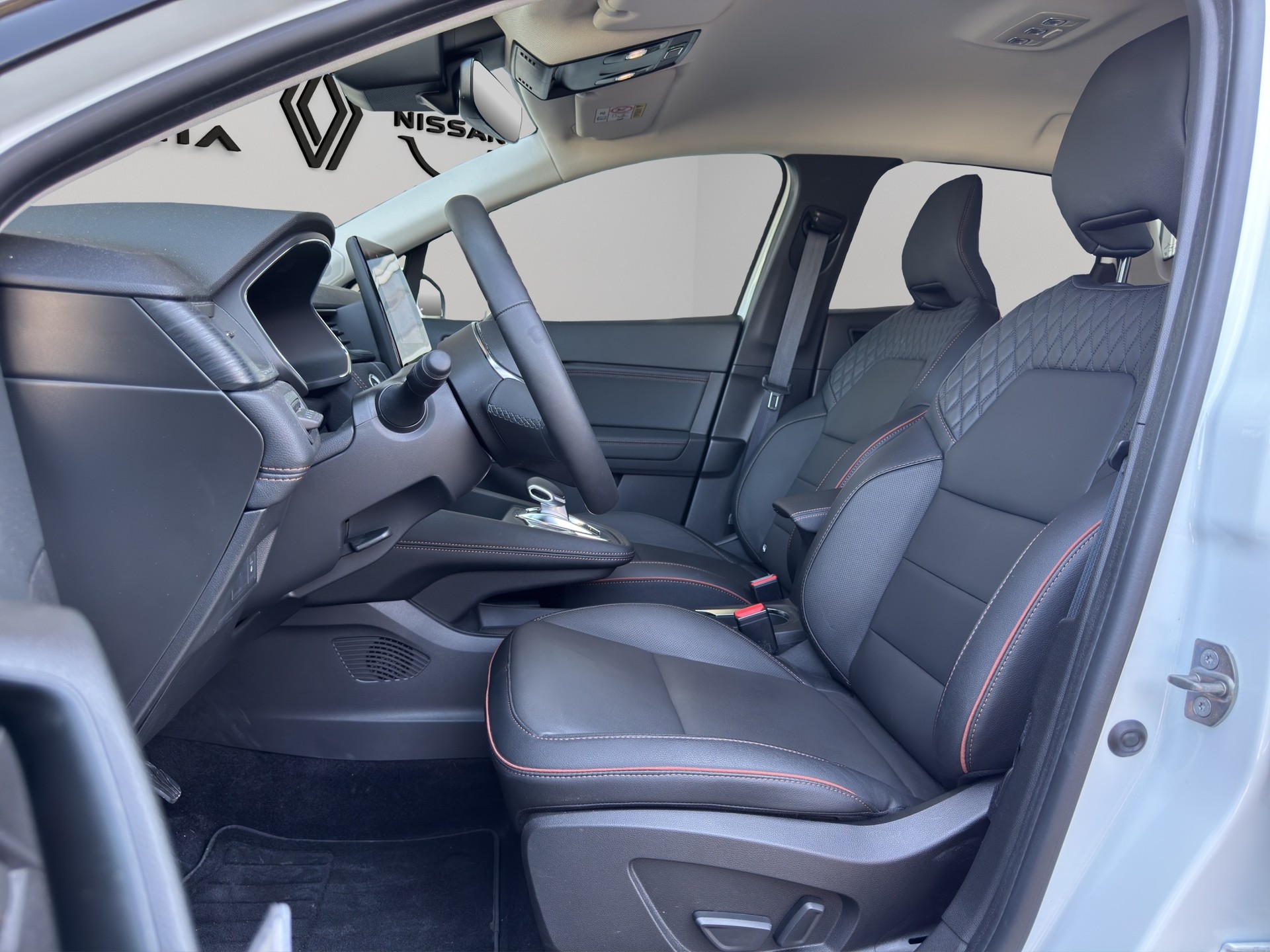 RENAULT Captur 1.6 E-Tech 160 Iconic DHT-image-8