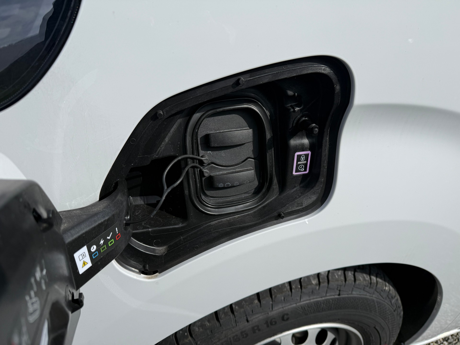 TOYOTA Proace EV 75kWh✅ Medium L1 Activ✅Adaptiver Tempomat✅-image-9