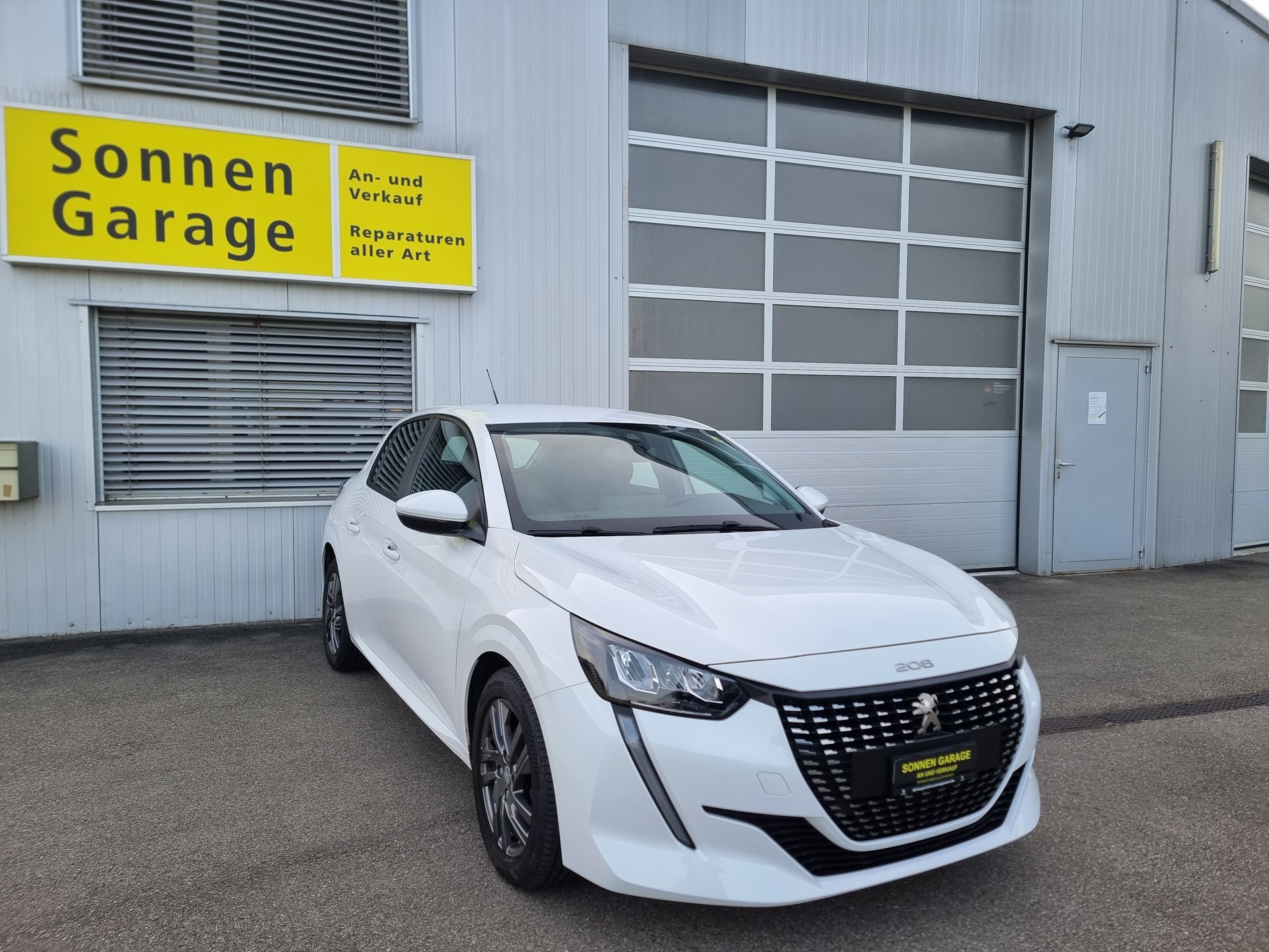 PEUGEOT 208 1.5 BlueHDi Allure-image-2