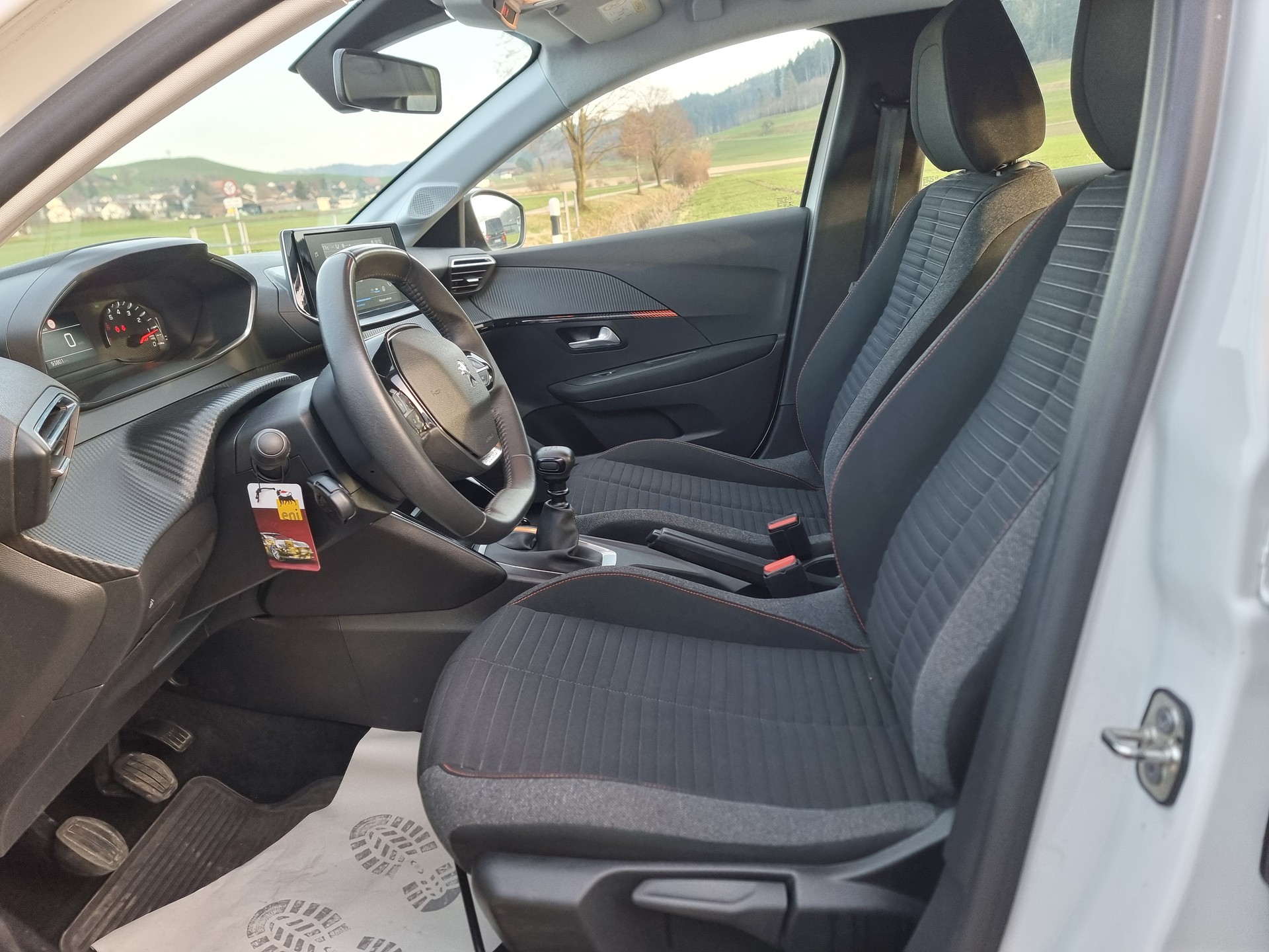 PEUGEOT 208 1.5 BlueHDi Allure-image-6