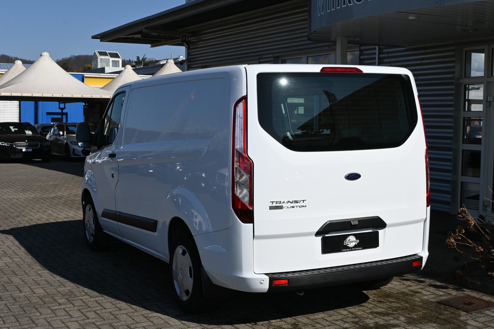 FORD Transit Custom Van 320 L1H1 Basis 3-Plätzer + Einrichtung-image-6
