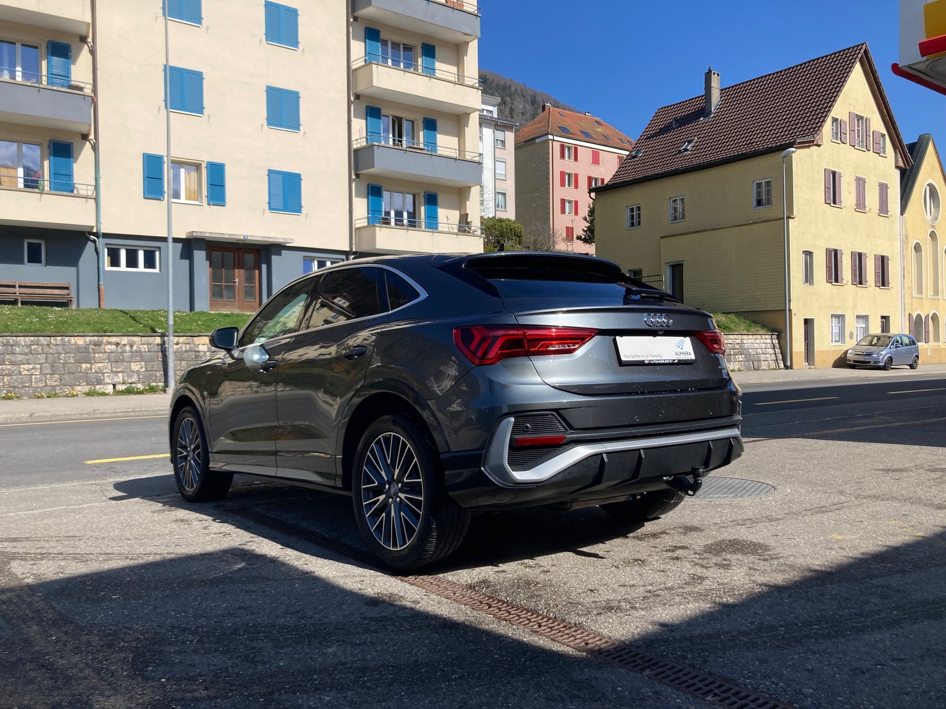 AUDI Q3 SB 40 TDI S line qu-image-3