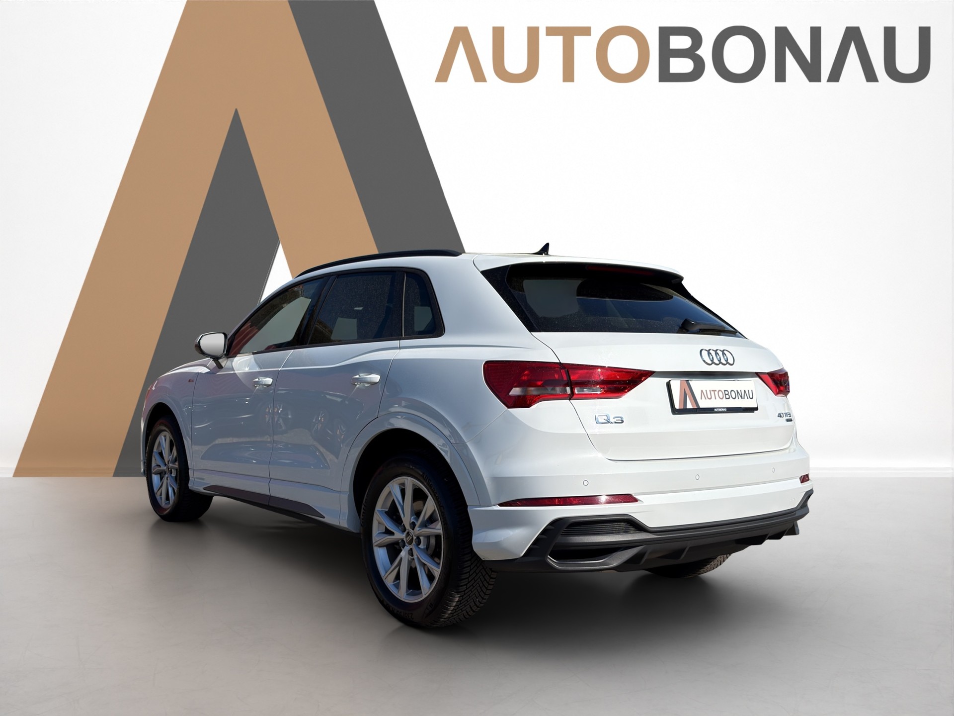 AUDI Q3 2.0 40 TFSI S line quattro S-Tronic-showroom-element-2