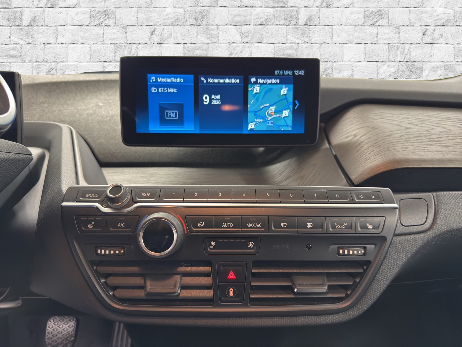 BMW i3 (120Ah)-image-17