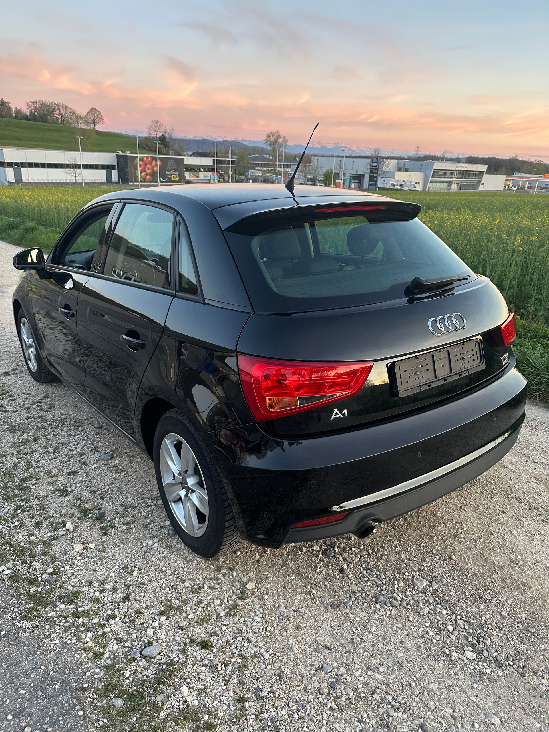 AUDI A1 Sportback 1.0 TFSI Sport-image-6