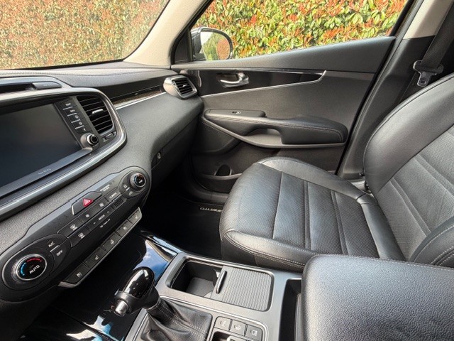 KIA Sorento 2.2 CRDI Style 7P. Automatic-image-4