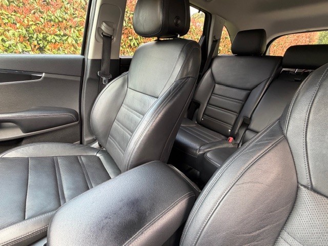 KIA Sorento 2.2 CRDI Style 7P. Automatic-image-5