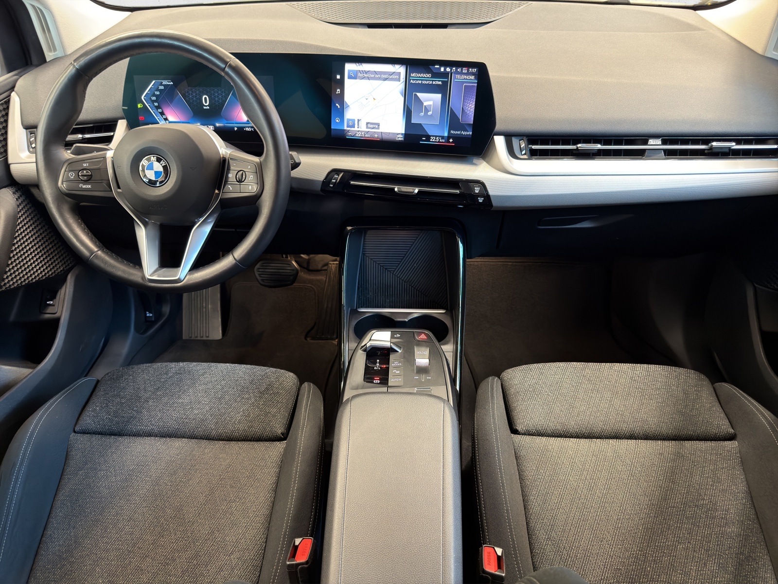 BMW 218d Active Tourer-image-13