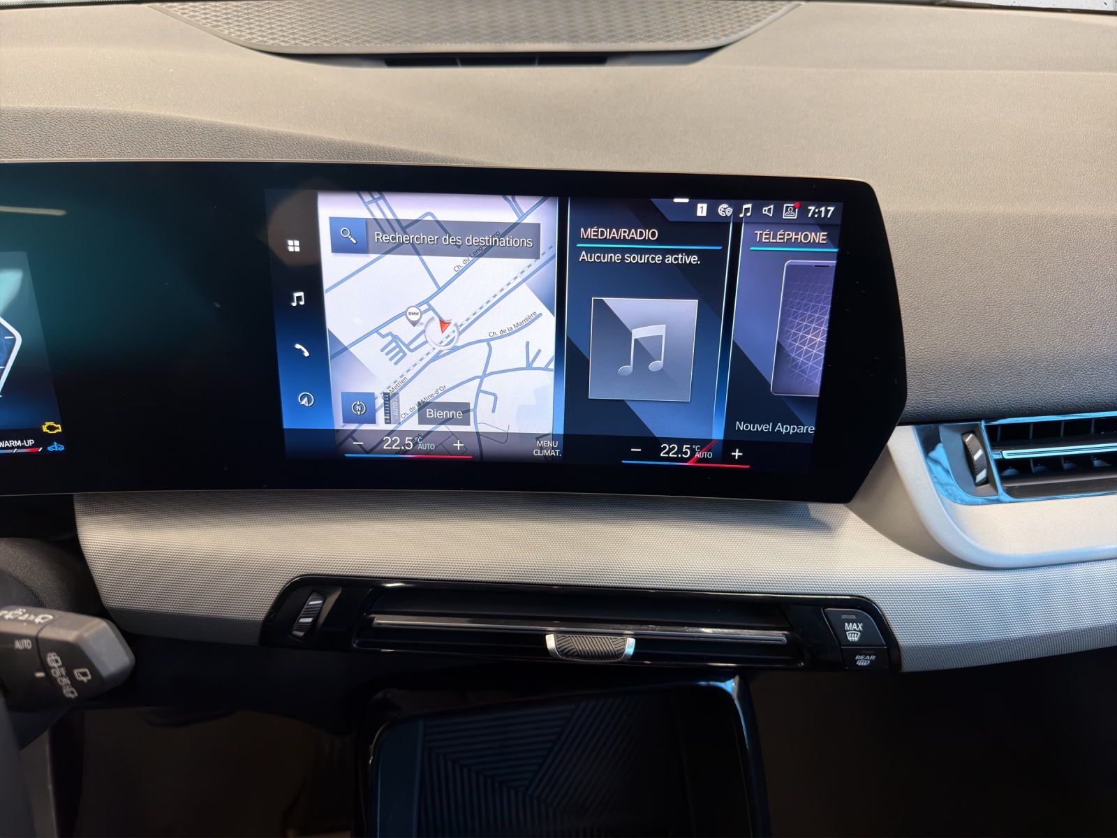 BMW 218d Active Tourer-image-12