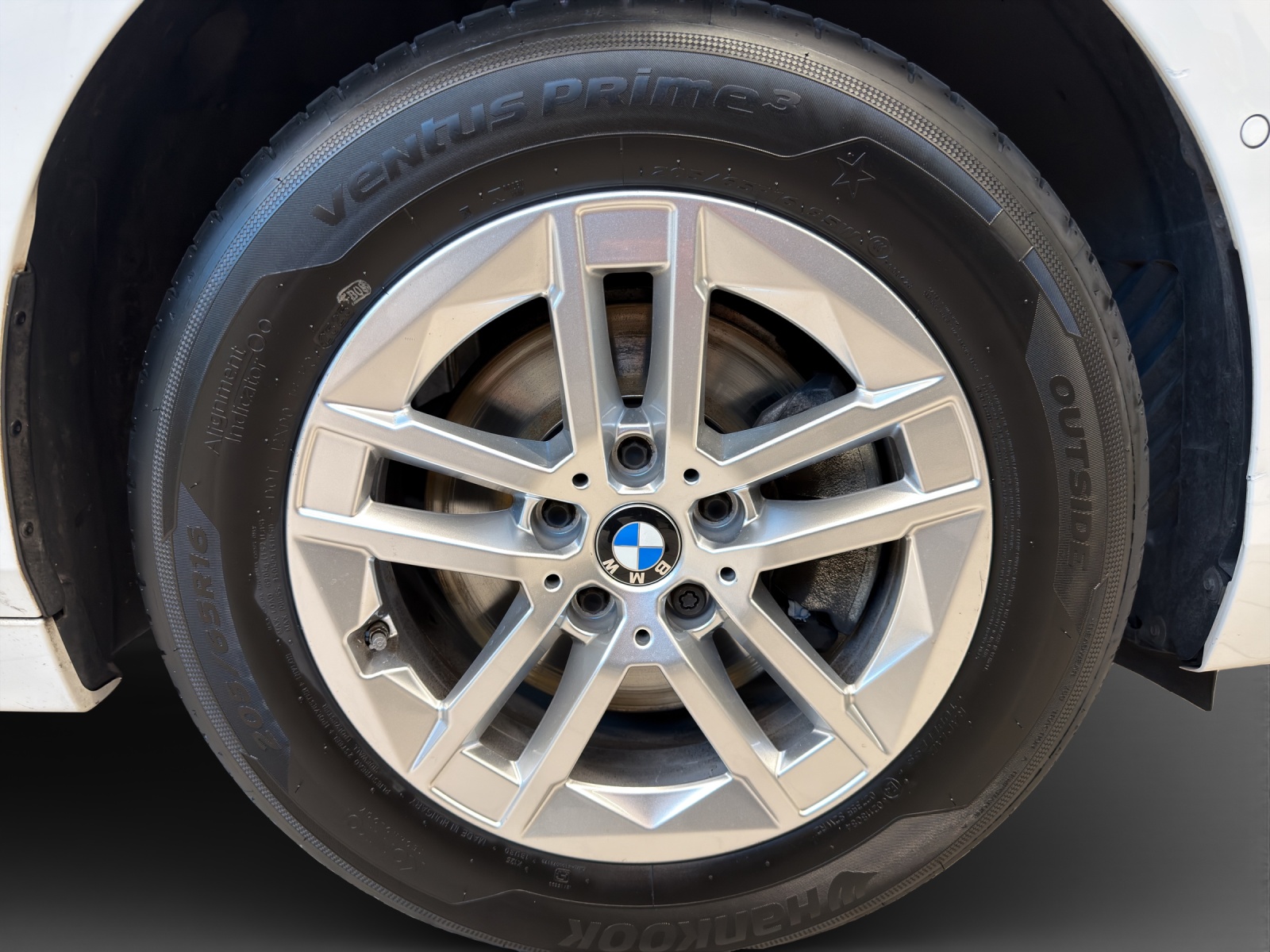 BMW 218d Active Tourer-image-8