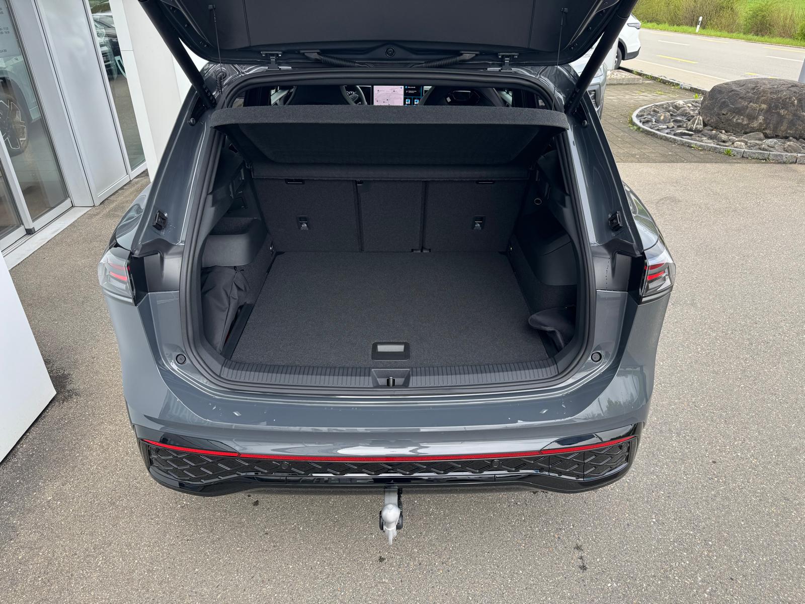 VW Tiguan 2.0 TSI DSG R-Line 4Motion-image-4