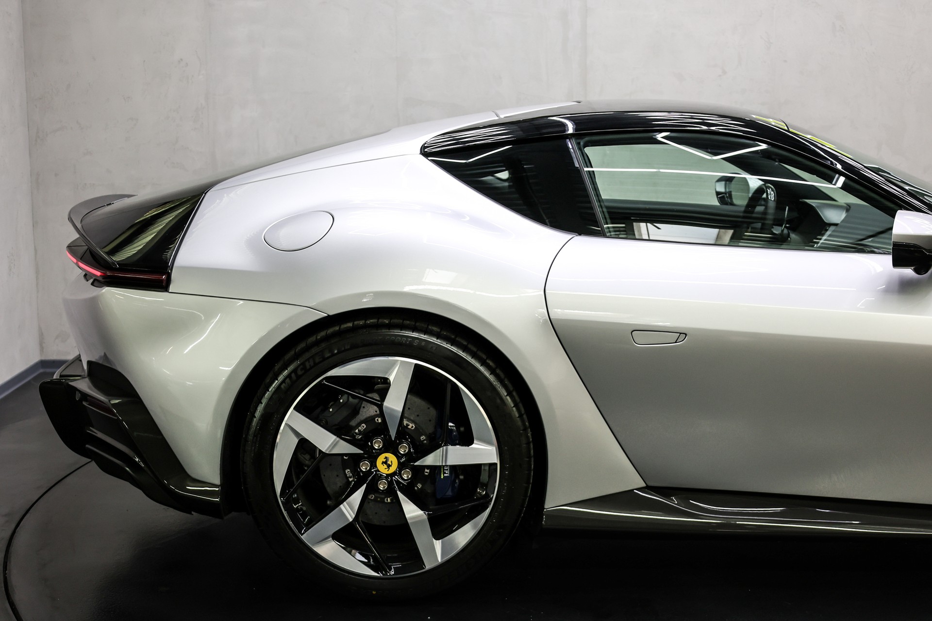 FERRARI 12 Cilindri 6.5-image-14