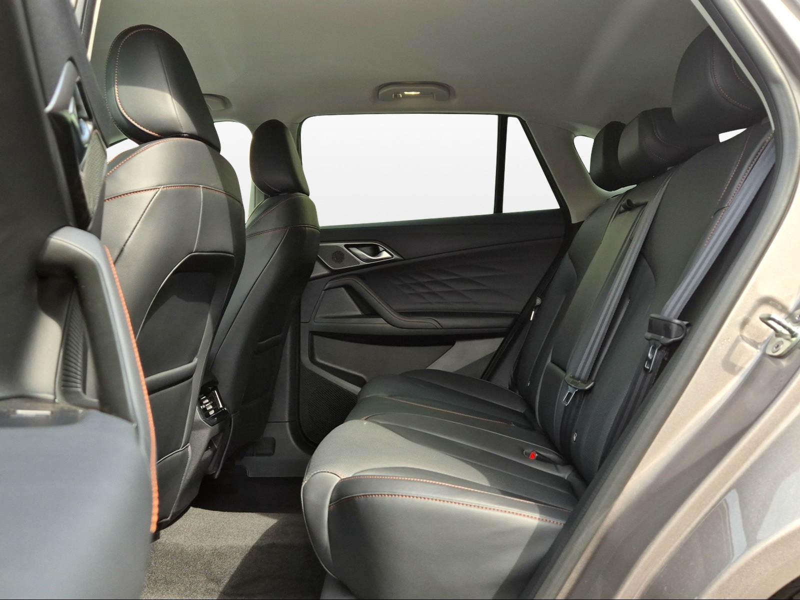 MG HS 1.5 PHEV Luxury-image-12