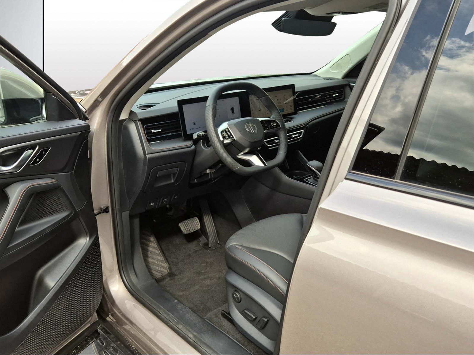 MG HS 1.5 PHEV Luxury-image-5